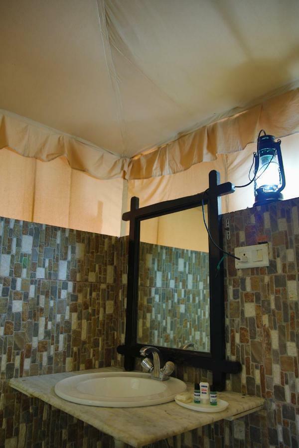 รันทัมบอร์ ไทเกอร์ มาจัน รีสอร์ต Hotel Ranthambore ภายนอก รูปภาพ